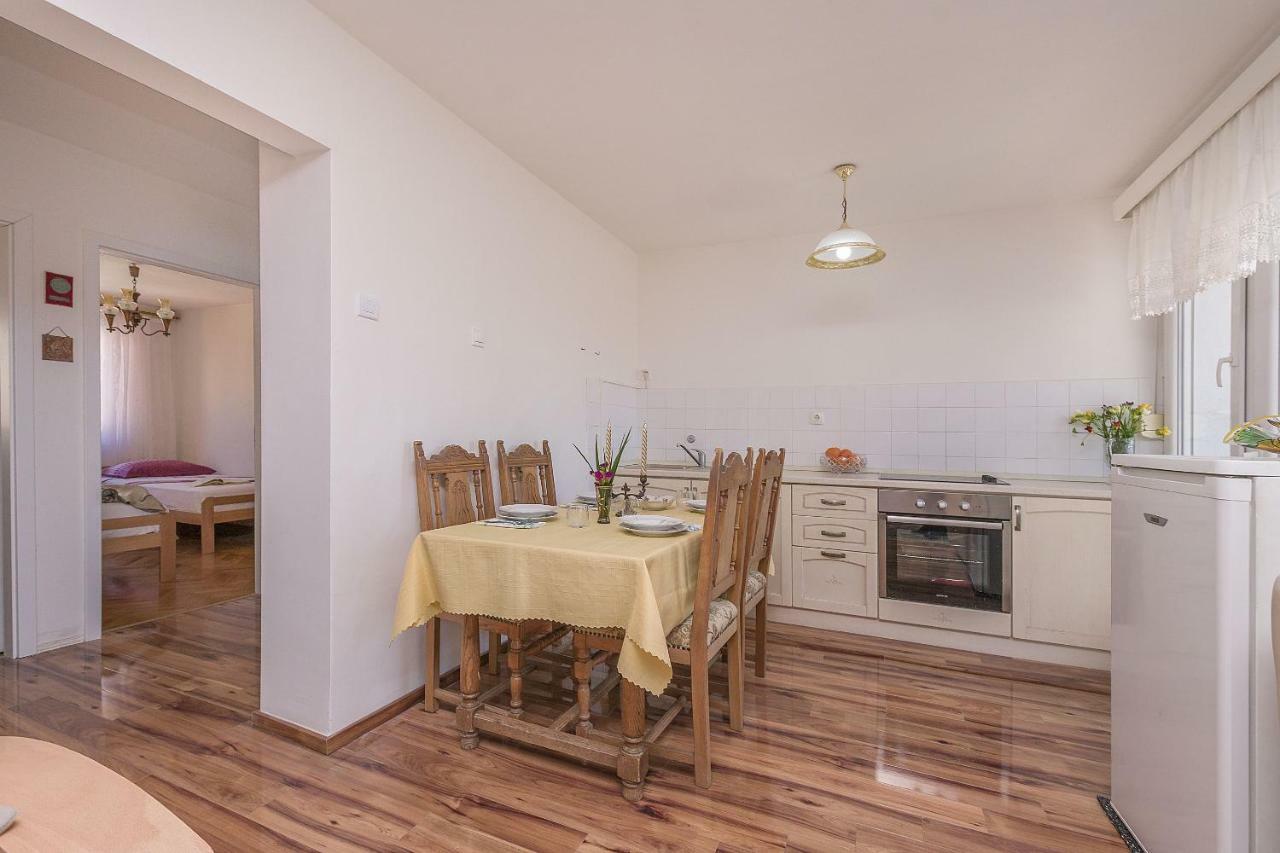 Apartment Nansy Omiš Cameră foto